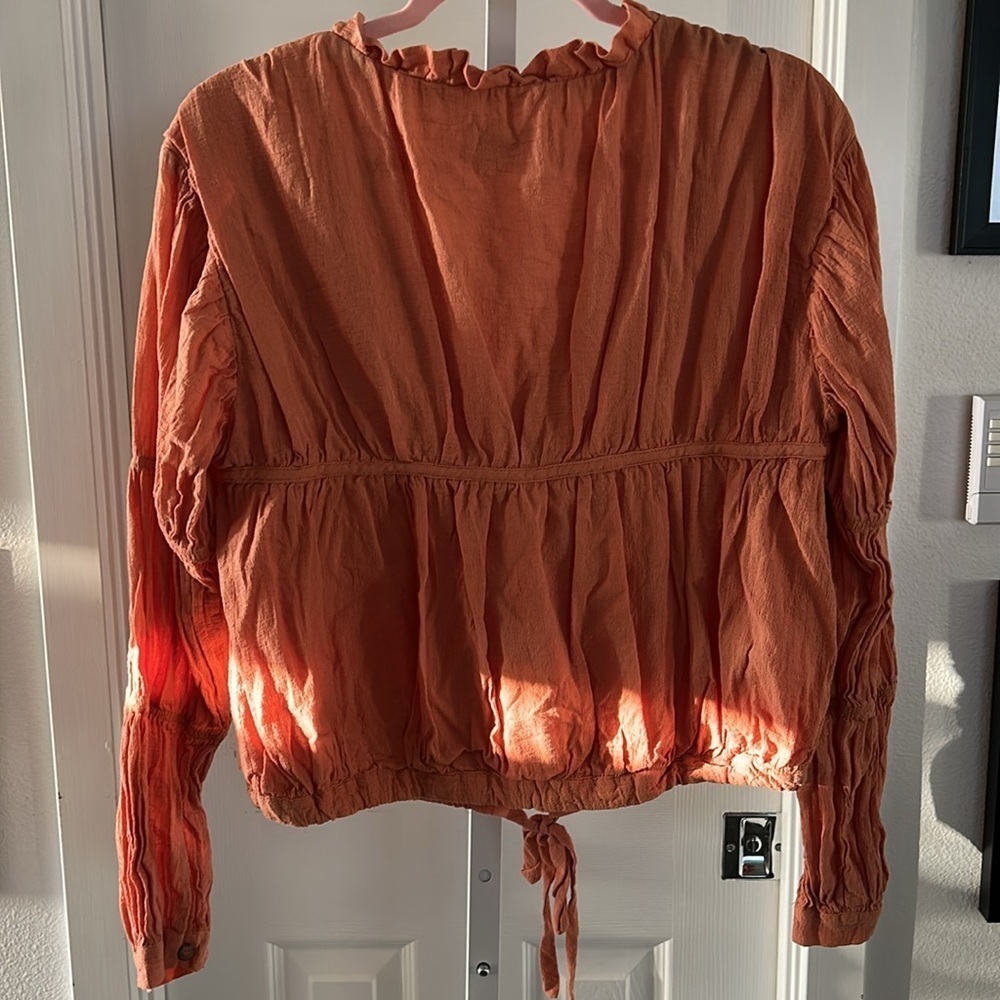 Love, Whit by Whitney Port Sand Stone Peasant Top,RTR - Picture 10 of 11